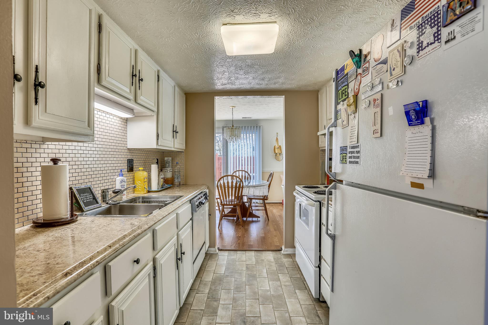 14505 Farmcrest Place Silver Spring, MD 20905 - Photo 5 of 20 Kitchen