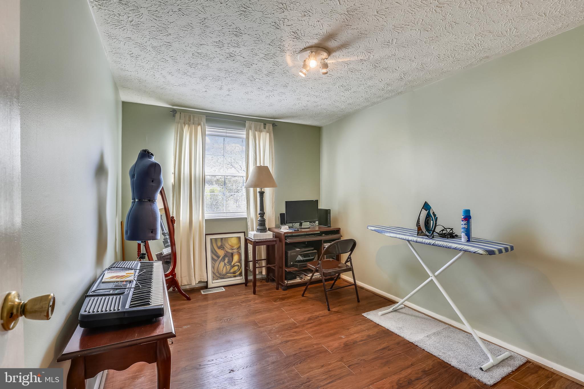 14505 Farmcrest Place Silver Spring, MD 20905 - Photo 6 of 20 Gallery Image 6