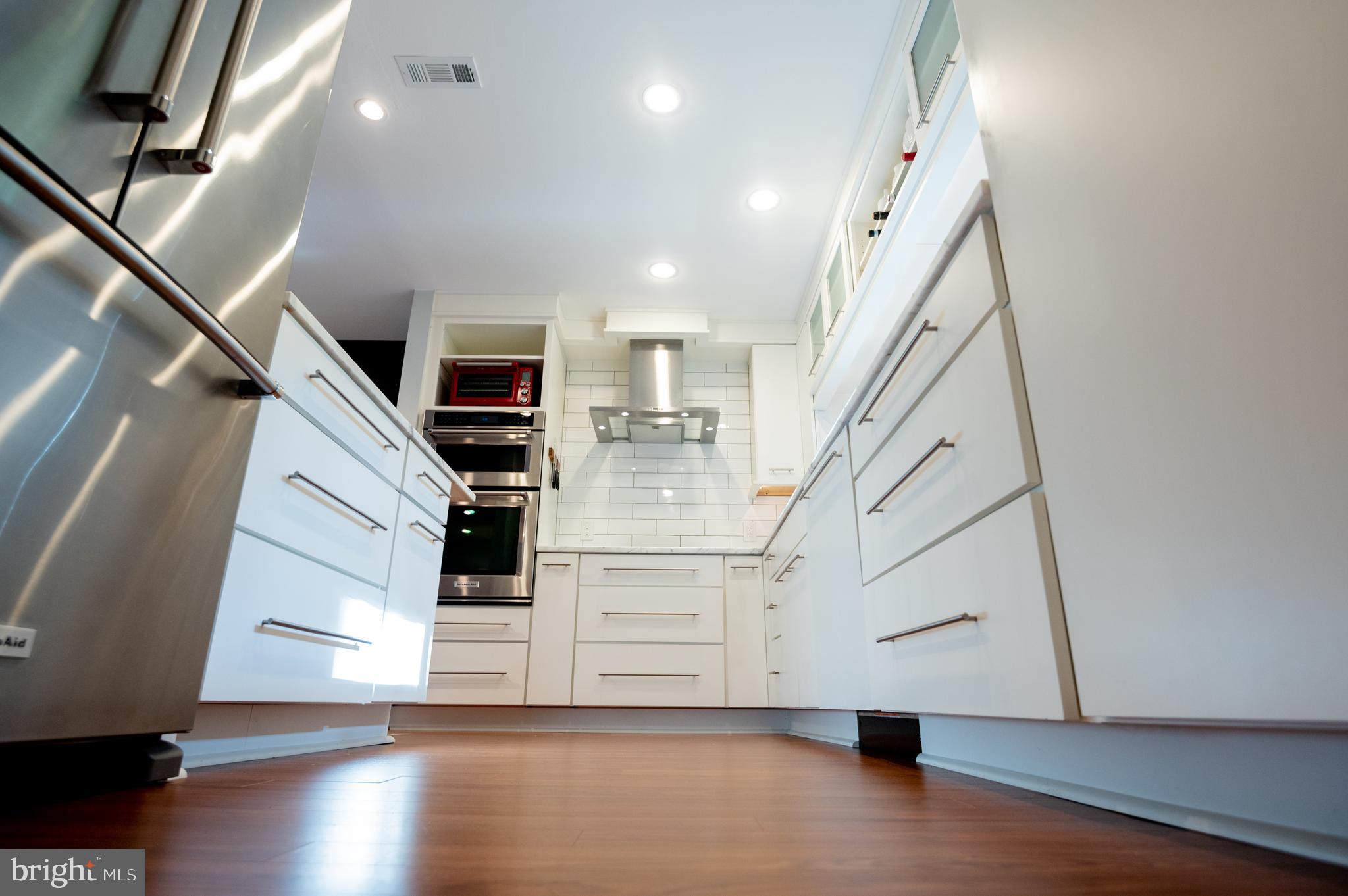 11340 Links Drive Reston, VA 20190 - Photo 6 of 33 Lovely Kitchen