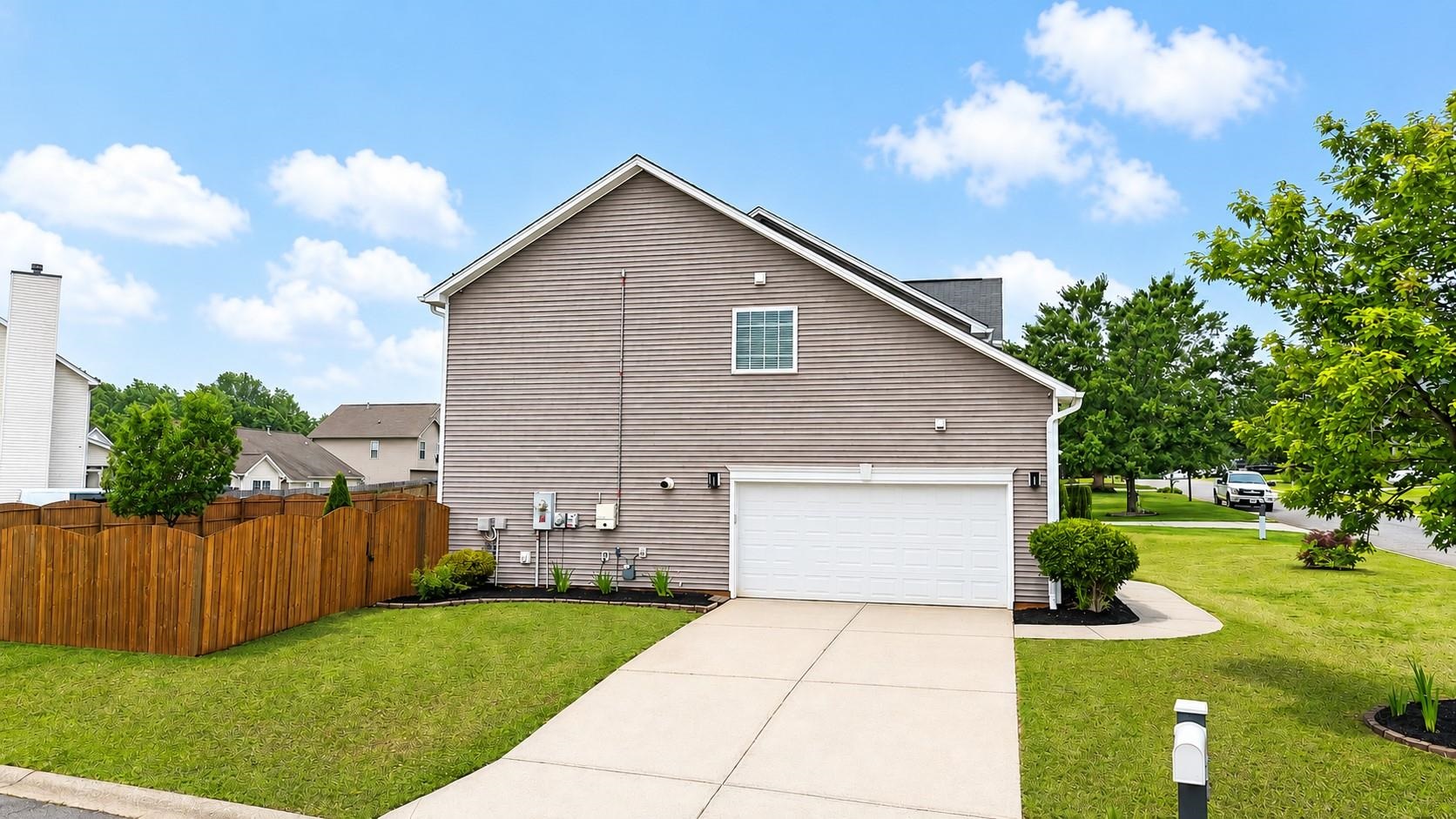 505 Goldstone Lane Boiling Springs, SC 29316 - Photo 3 of 47