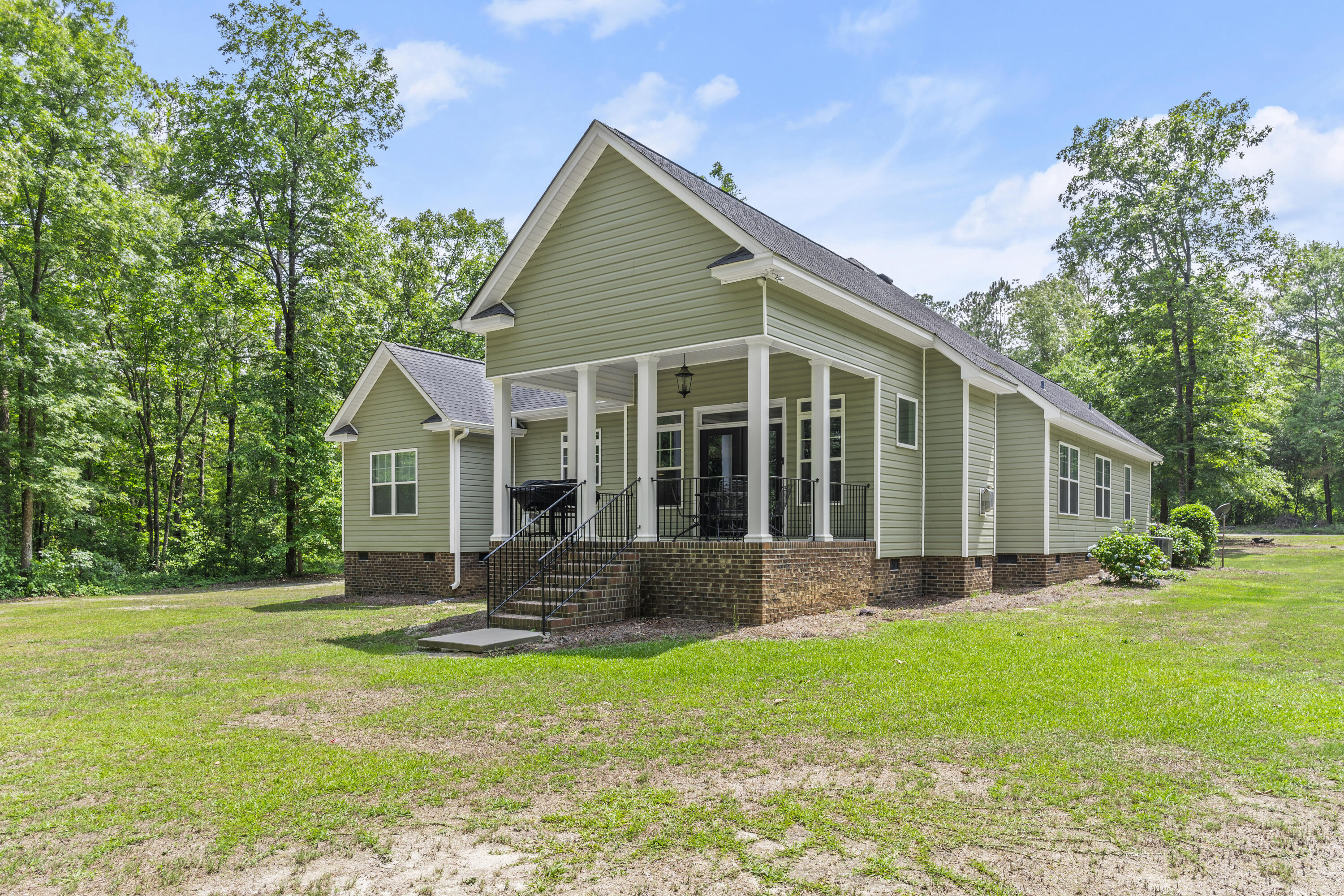 357 Edgewood Drive St. Matthews, SC 29135 - Photo 4 of 32 DSC09491