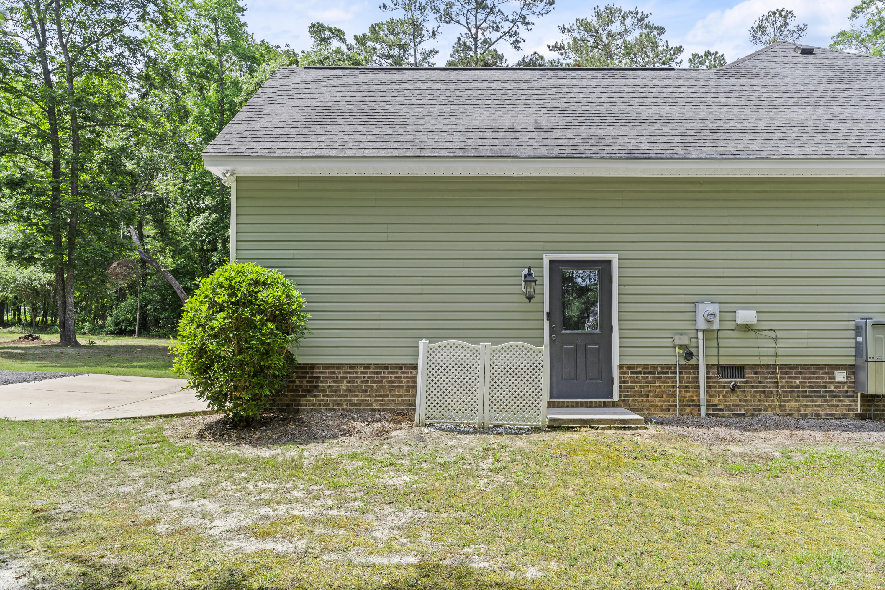 357 Edgewood Drive St. Matthews, SC 29135 - Photo 5 of 32 DSC09481