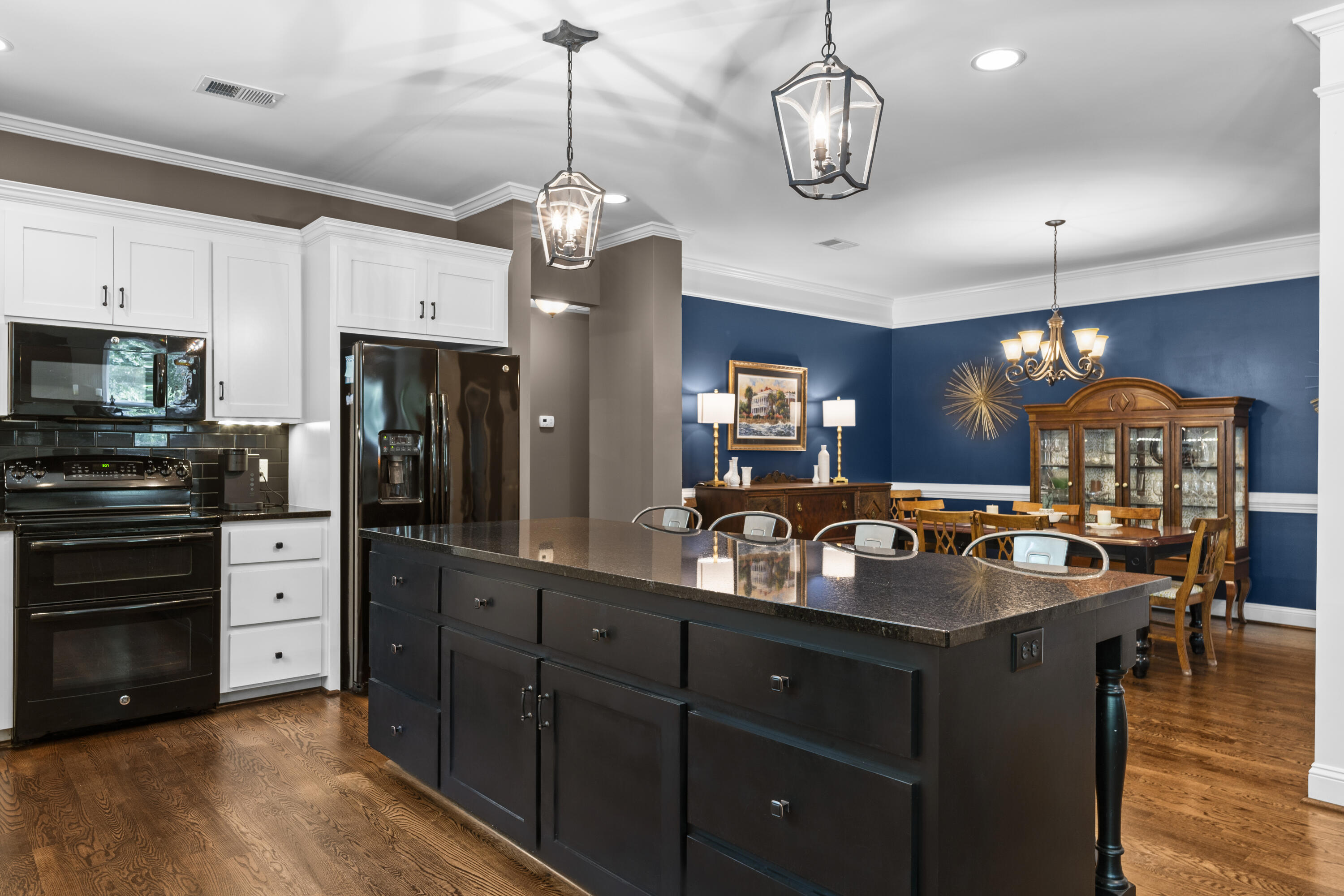 357 Edgewood Drive St. Matthews, SC 29135 - Photo 8 of 32 DSC09541