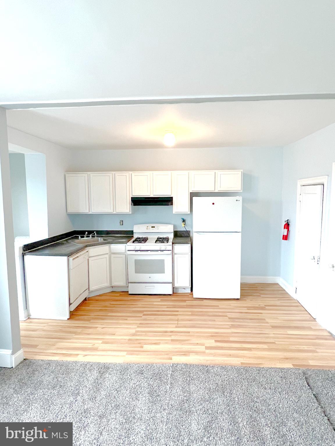 51 Sunshine Road Upper Darby, PA 19082 - Photo 11 of 27