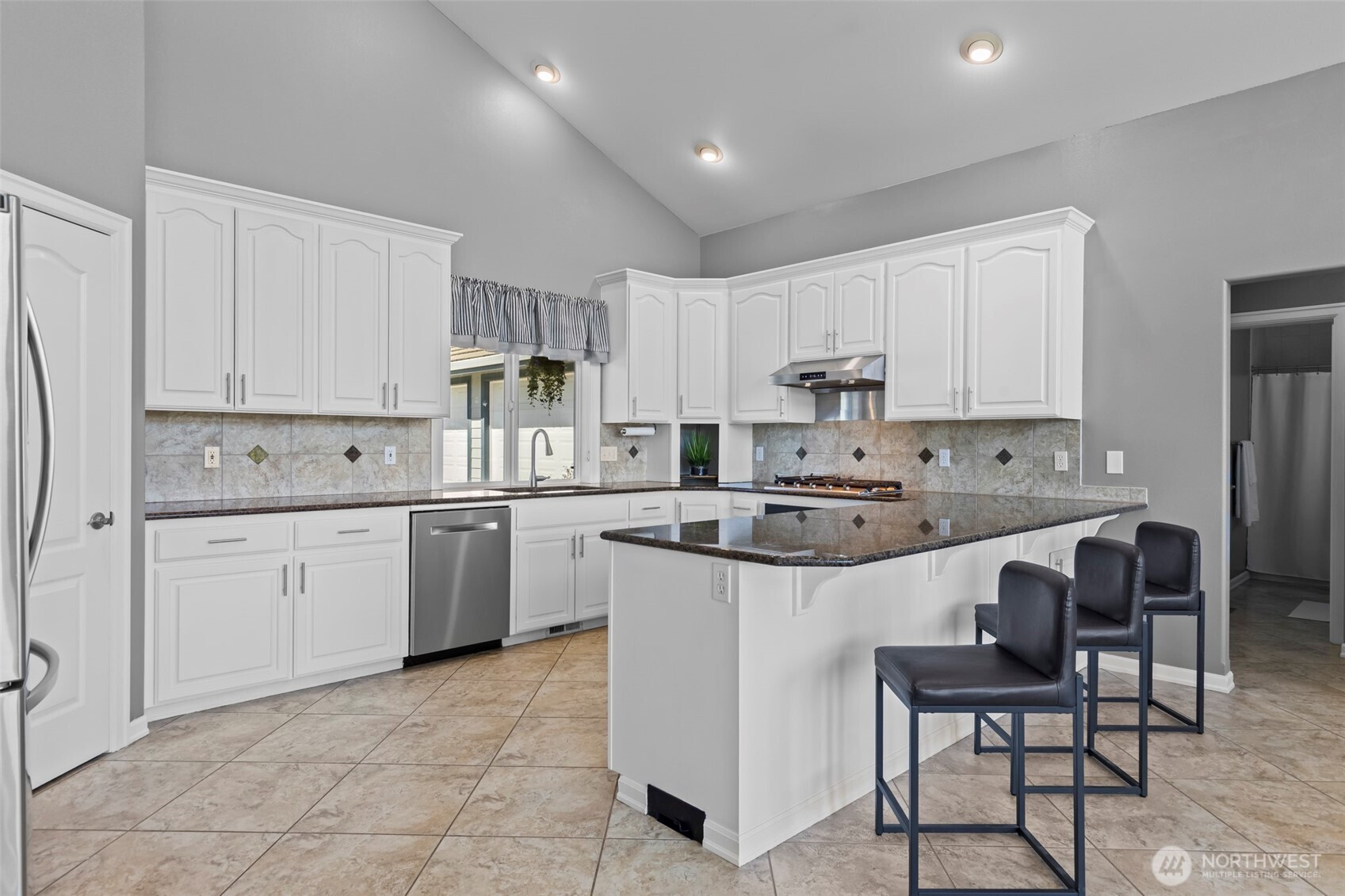 10111 252nd Street East Graham, WA 98338 - Photo 3 of 38