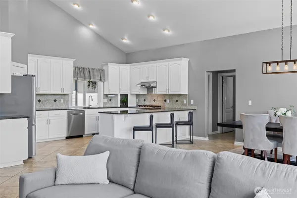 $724,950 | 10111 252nd Street East, Graham, WA 98338
