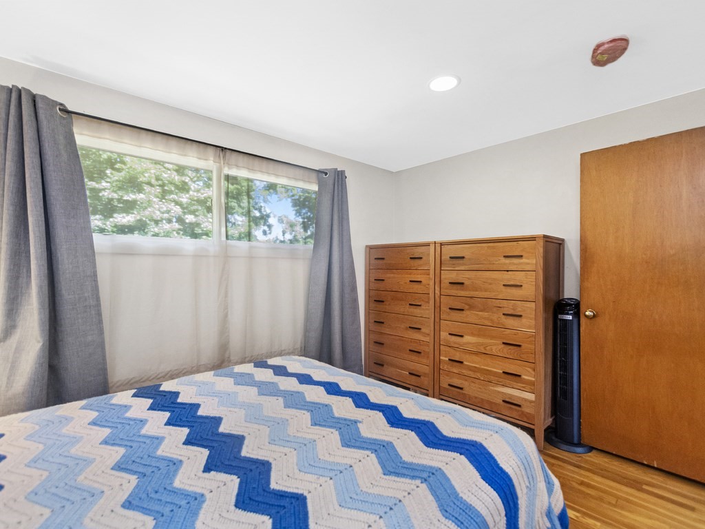 16 Ravenswood Road Waltham, MA 02451 - Photo 14 of 32 Gallery Image 14