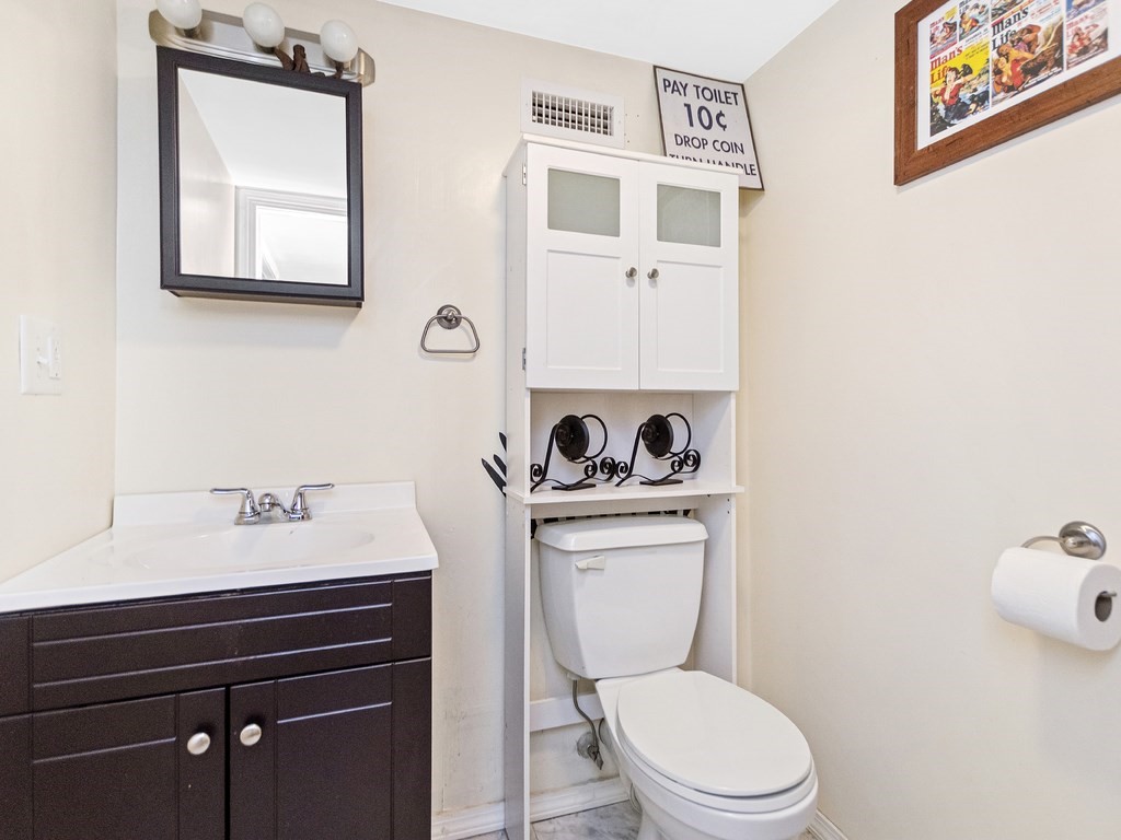 16 Ravenswood Road Waltham, MA 02451 - Photo 19 of 32 Gallery Image 19
