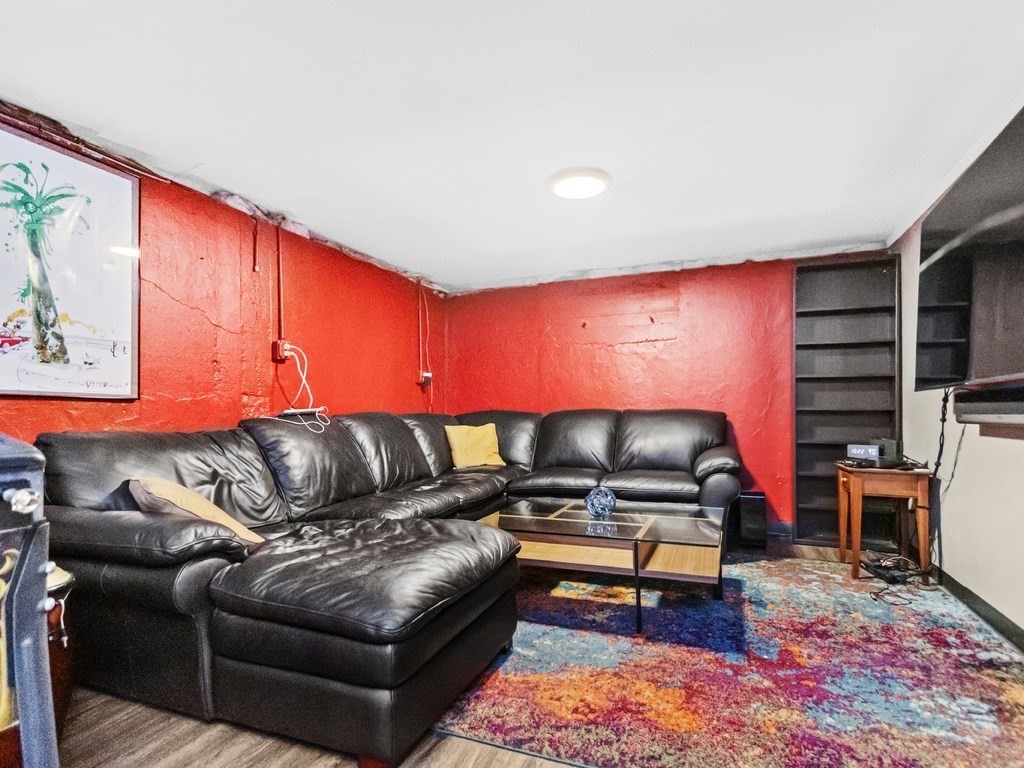 16 Ravenswood Road Waltham, MA 02451 - Photo 20 of 32 Gallery Image 20
