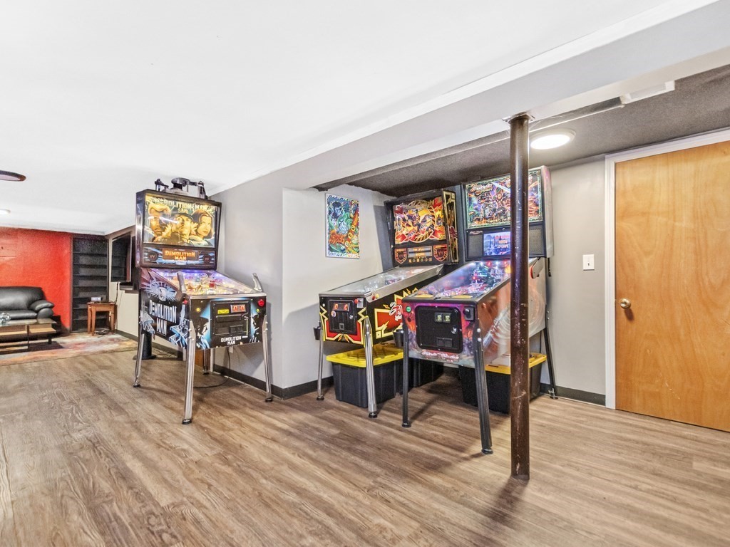 16 Ravenswood Road Waltham, MA 02451 - Photo 21 of 32 Gallery Image 21