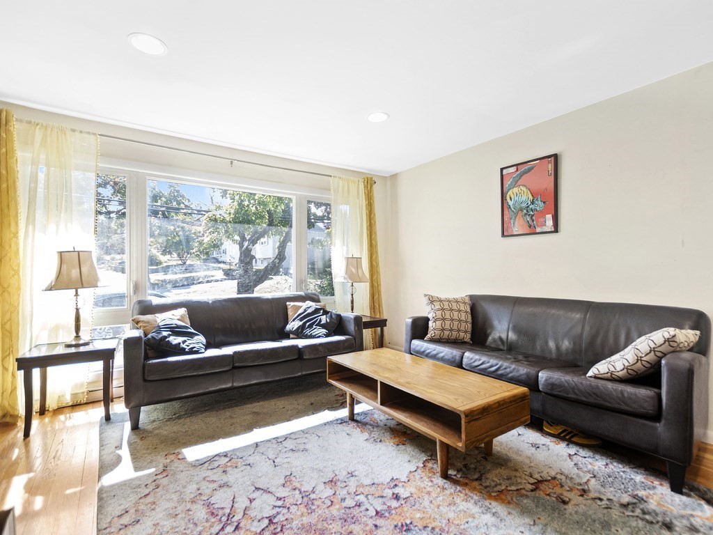 16 Ravenswood Road Waltham, MA 02451 - Photo 10 of 32 Gallery Image 10