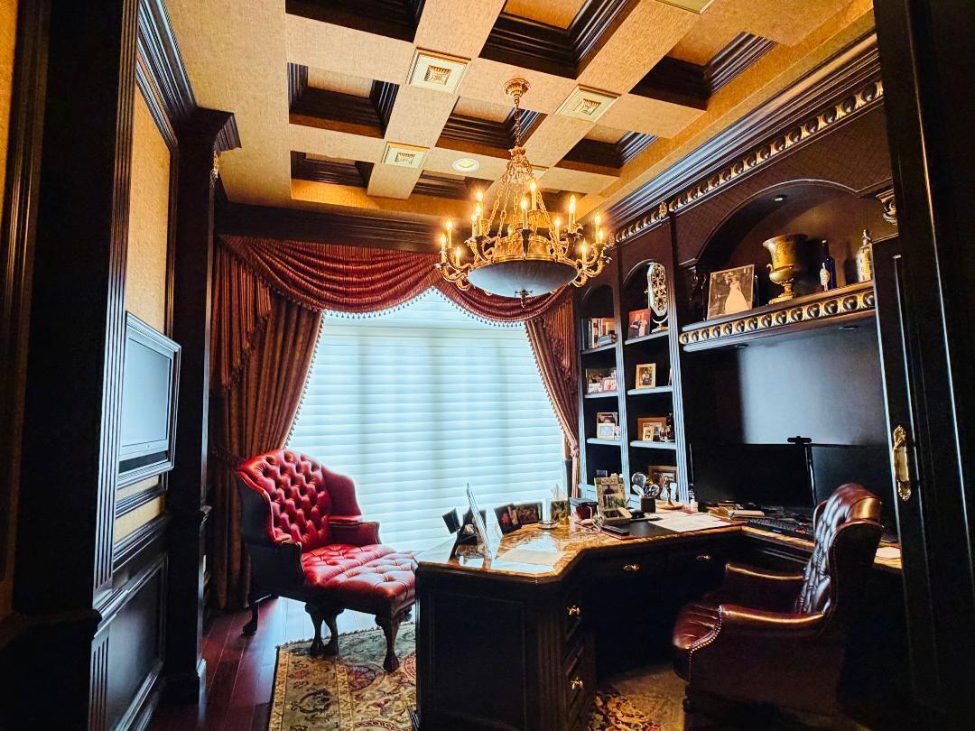 17730 Scarsdale Way Boca Raton, FL 33496 - Photo 16 of 42 a table and chairs in a room