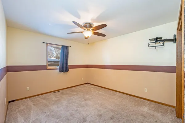 $215,000 | 225 South 7th Avenue East, Unit E, Truman, MN 56088