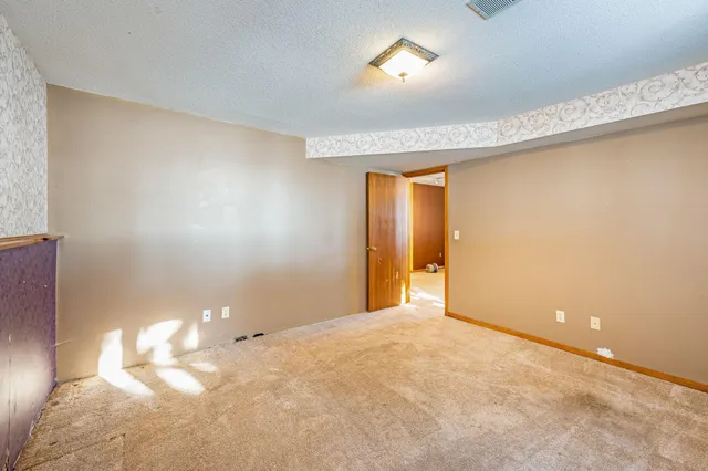 $225,000 | 225 South 7th Avenue East, Unit E, Truman, MN 56088