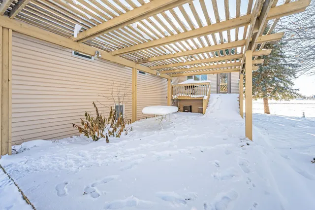 $225,000 | 225 South 7th Avenue East, Unit E, Truman, MN 56088