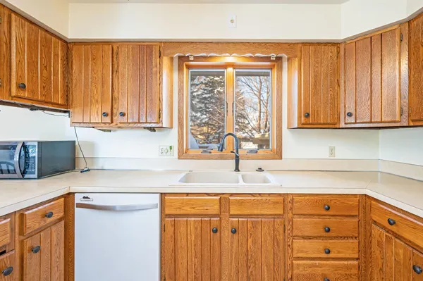 $215,000 | 225 South 7th Avenue East, Unit E, Truman, MN 56088