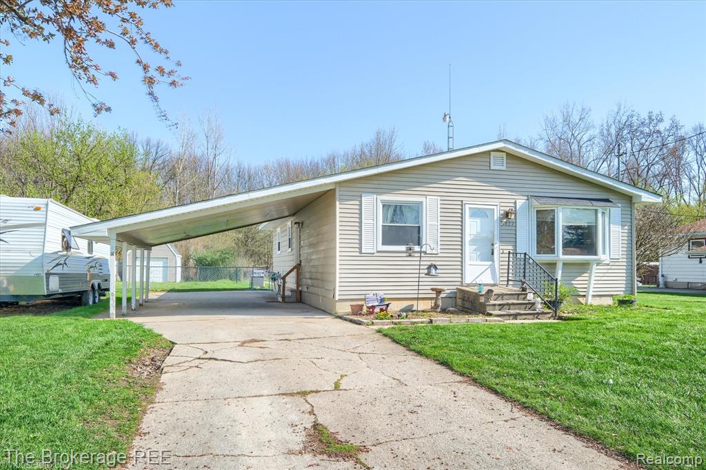 5477 Hopkins Road Flint, MI 48506 - Photo 2 of 27
