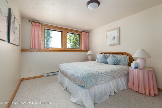 $3,500,000 | 8225 North Spring Gulch Road, Jackson, WY 83001