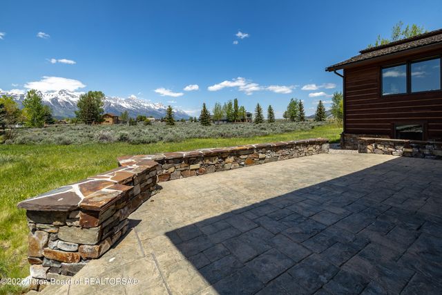 $3,500,000 | 8225 North Spring Gulch Road, Jackson, WY 83001