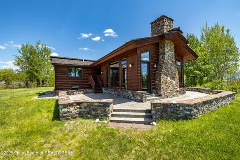 $3,500,000 | 8225 North Spring Gulch Road, Jackson, WY 83001