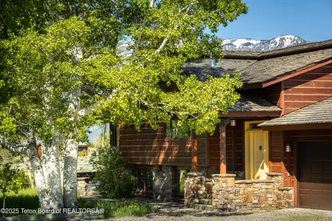 $3,500,000 | 8225 North Spring Gulch Road, Jackson, WY 83001