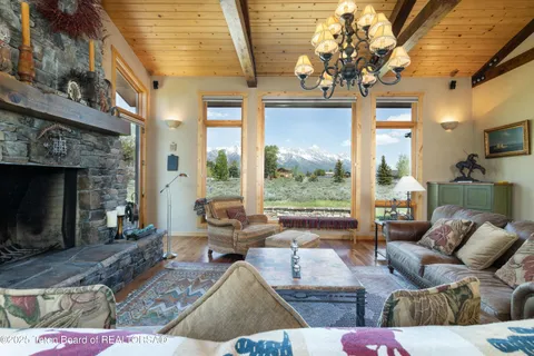 $3,500,000 | 8225 North Spring Gulch Road, Jackson, WY 83001