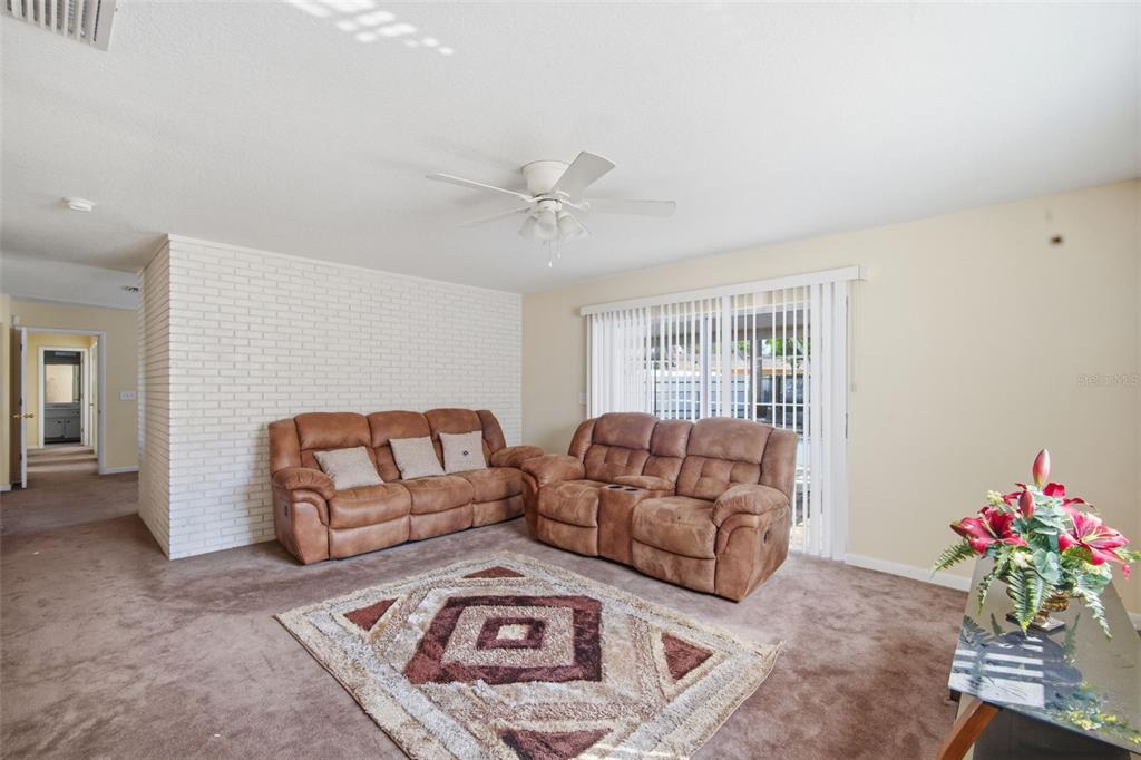 4449 Tarpon Drive Tampa, FL 33617 - Photo 4 of 36