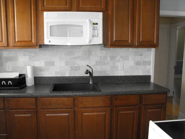 $1,995 | 5324 Fremont Street, Jacksonville, FL 32210