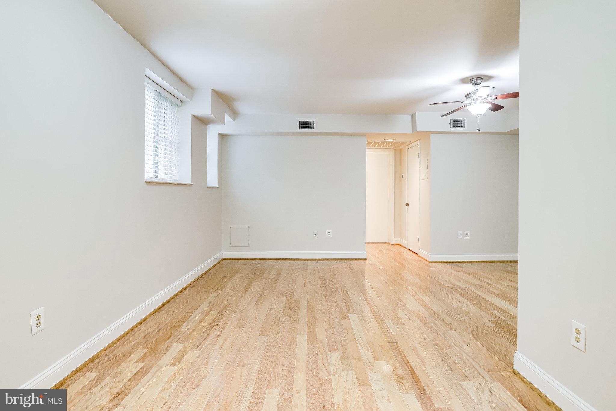 22 South Old Glebe Road, Unit 7D Arlington, VA 22204 - Photo 3 of 31 Gleaming Hardwood Floors Throughout