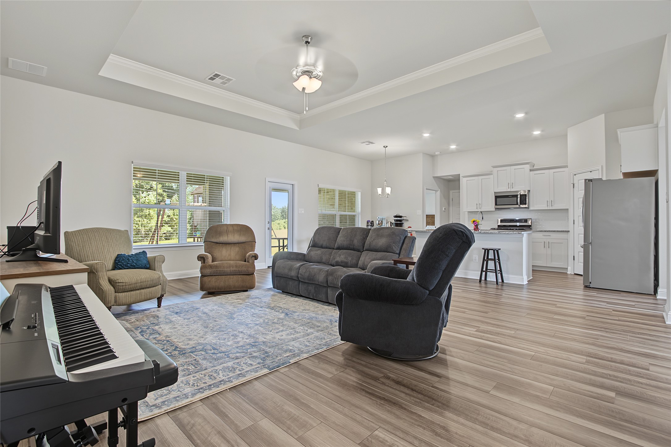 10 Gemstone Court Angleton, TX 77515 - Photo 10 of 26 Gallery Image 10
