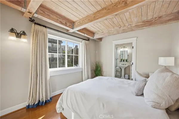 $4,088,000 | 124 33rd Street, Manhattan Beach, CA 90266