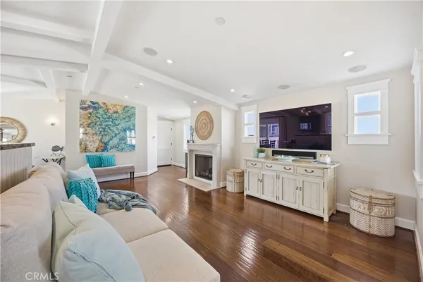 $4,088,000 | 124 33rd Street, Manhattan Beach, CA 90266