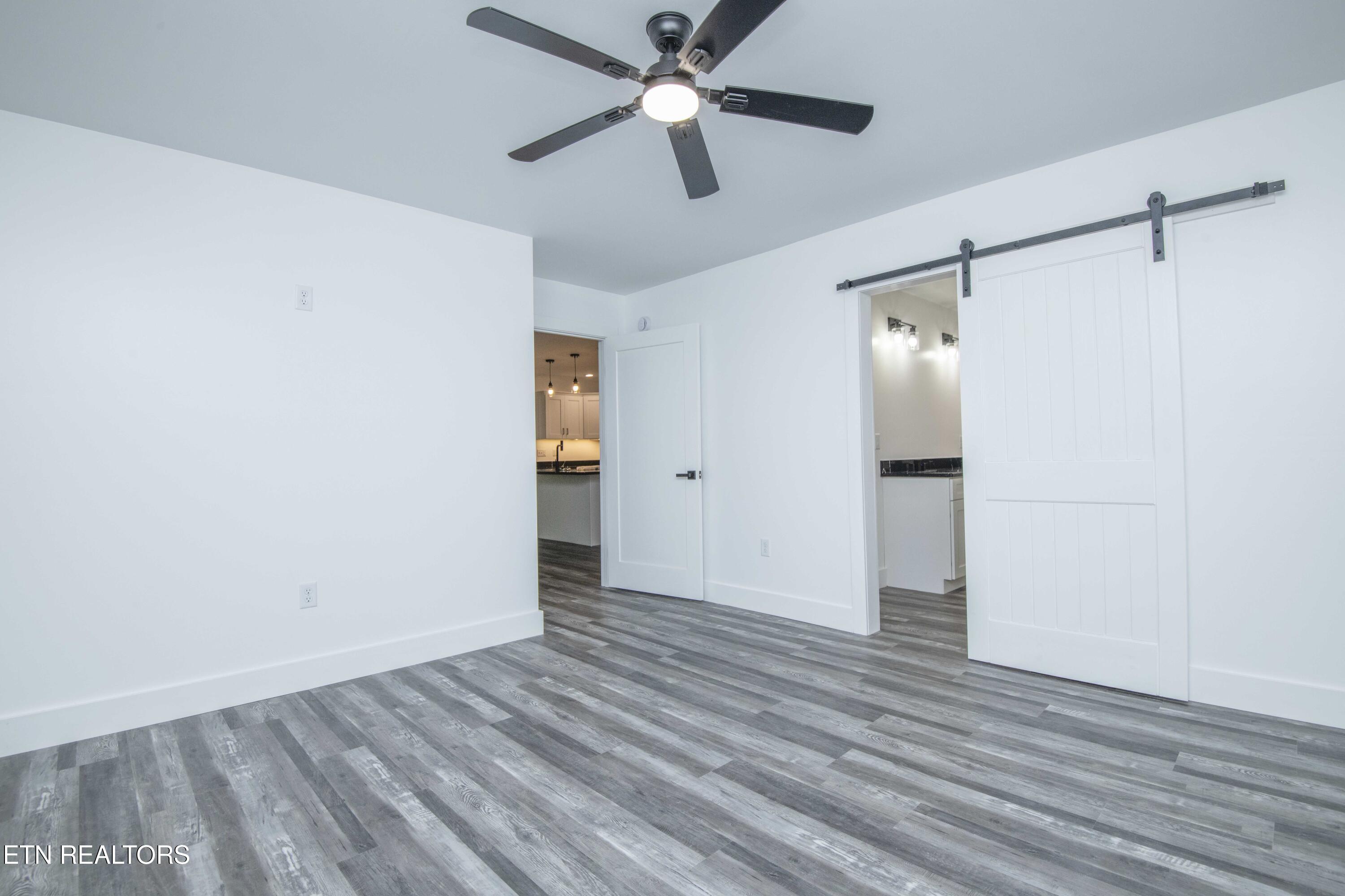 185 Oak Tree Road Spring City, TN 37381 - Photo 11 of 18 master bed 1_1