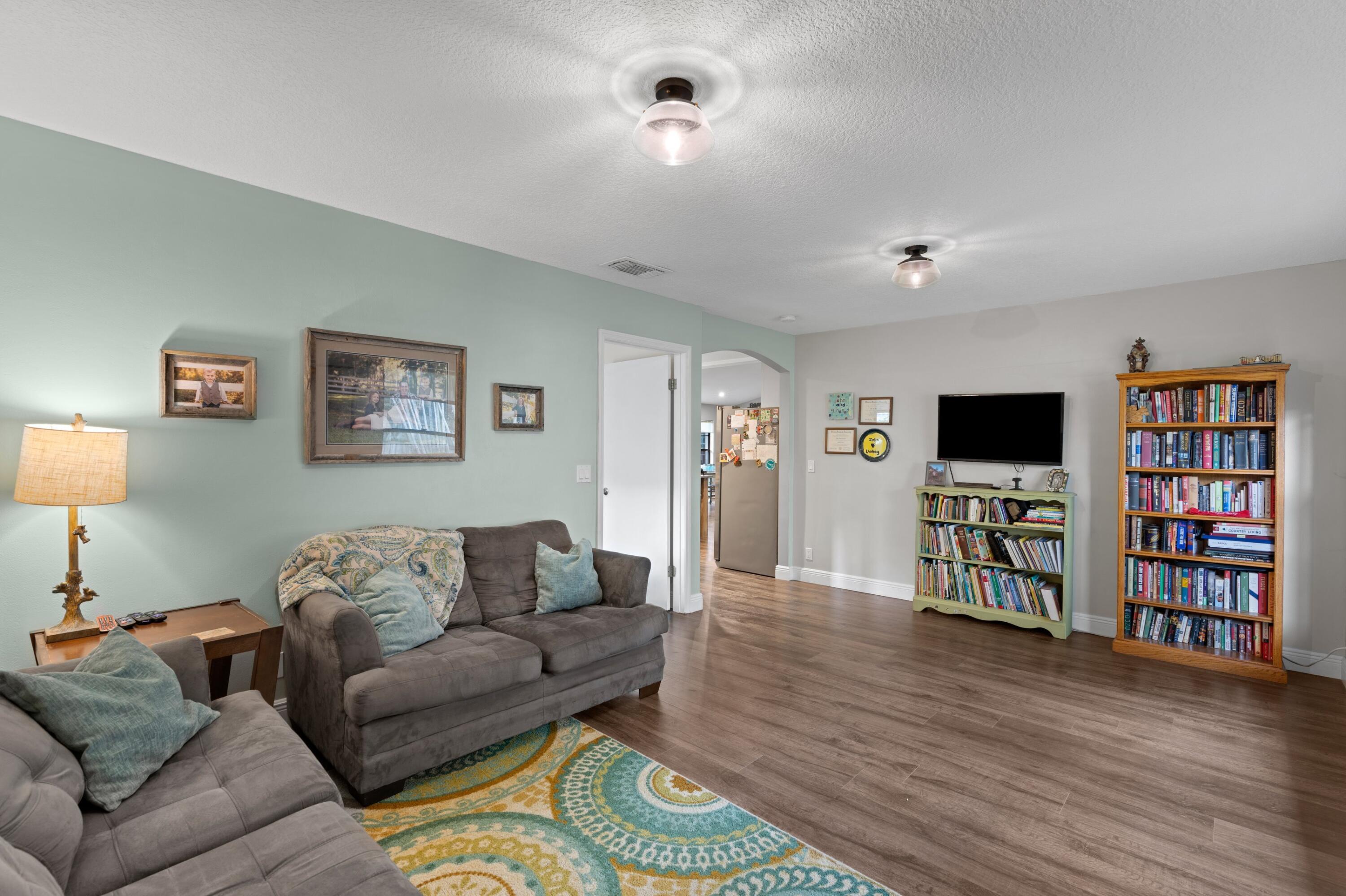 1674 Rye Terrace Wellington, FL 33414 - Photo 12 of 27 DSC09988-Edit.jpg-SMALL