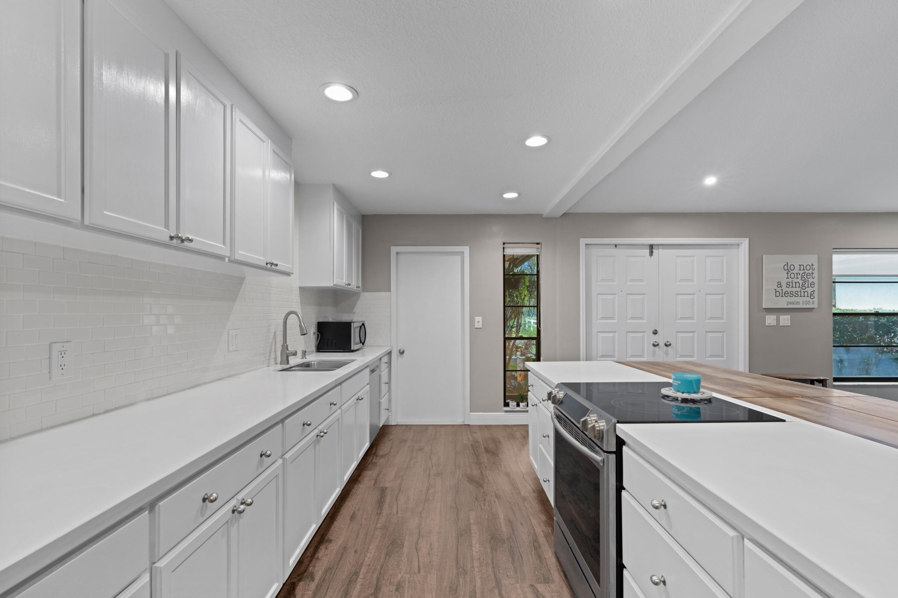 1674 Rye Terrace Wellington, FL 33414 - Photo 8 of 27 DSC09993.jpg-SMALL