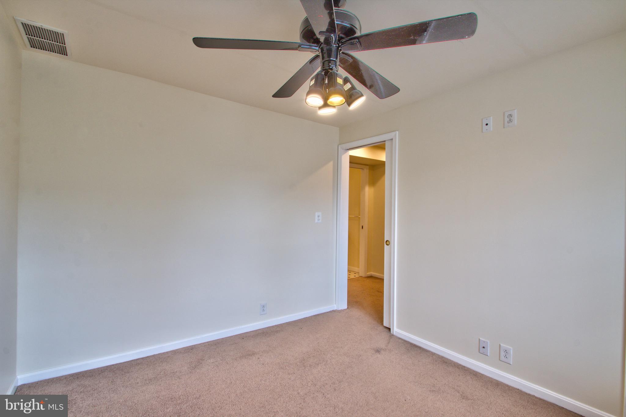17 Flagship Road Dundalk, MD 21222 - Photo 21 of 39