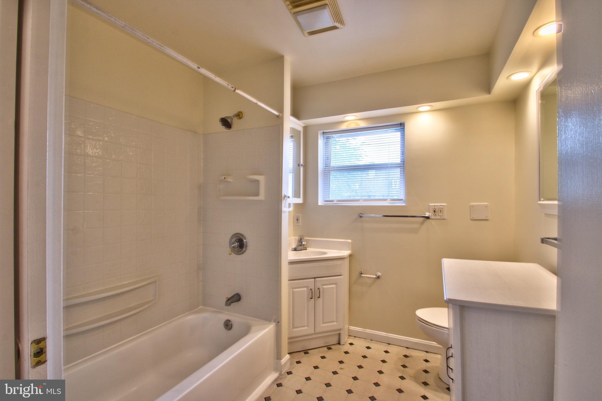 17 Flagship Road Dundalk, MD 21222 - Photo 33 of 39