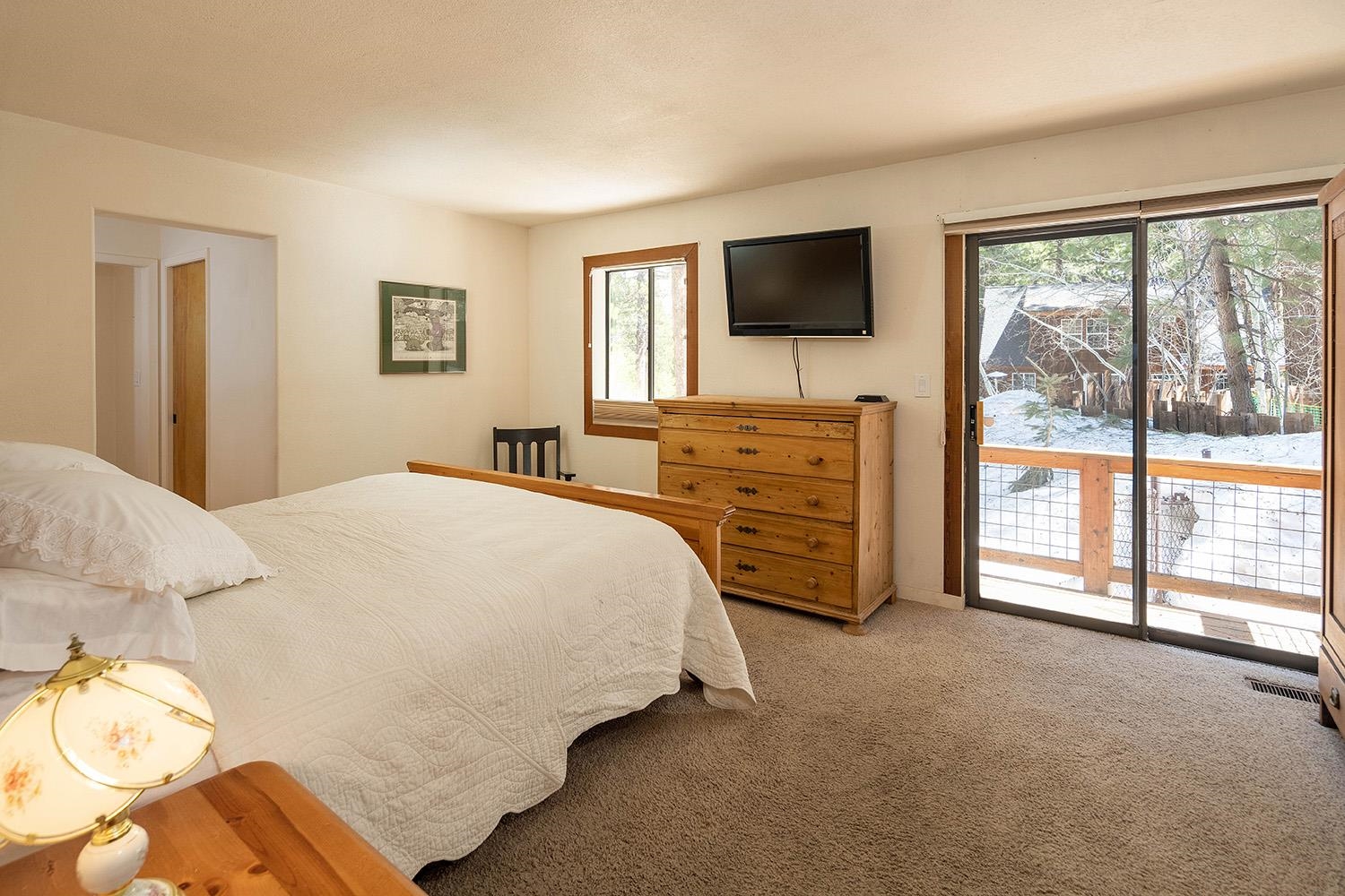 10550 Golden Pine Road Truckee, CA 96161 - Photo 12 of 21 Gallery Image 12