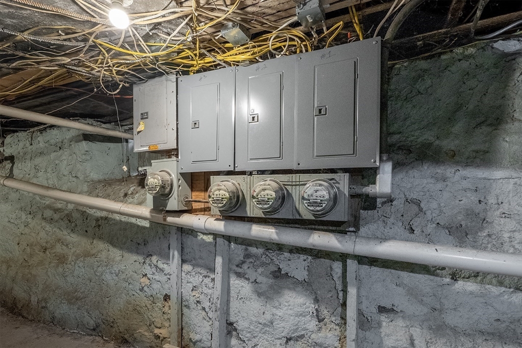 352 Norfolk Street Boston, MA 02124 - Photo 18 of 21