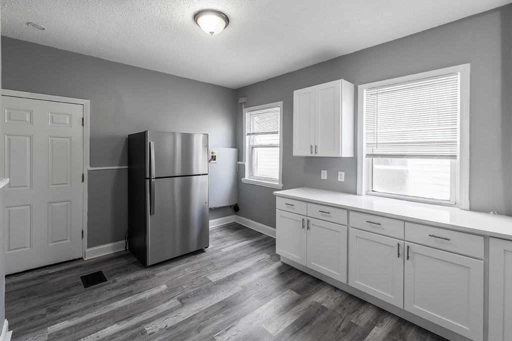 352 Norfolk Street Boston, MA 02124 - Photo 2 of 21