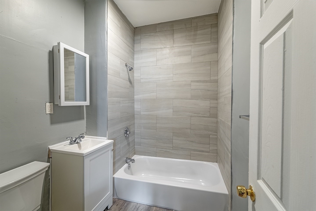 352 Norfolk Street Boston, MA 02124 - Photo 5 of 21