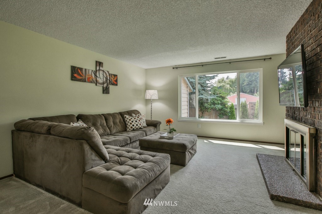21501 4th Avenue West, Unit B15 Bothell, WA 98021 - Photo 6 of 23