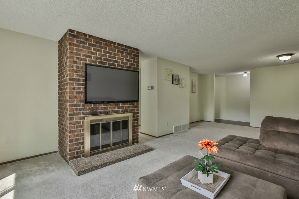 21501 4th Avenue West, Unit B15 Bothell, WA 98021 - Photo 8 of 23