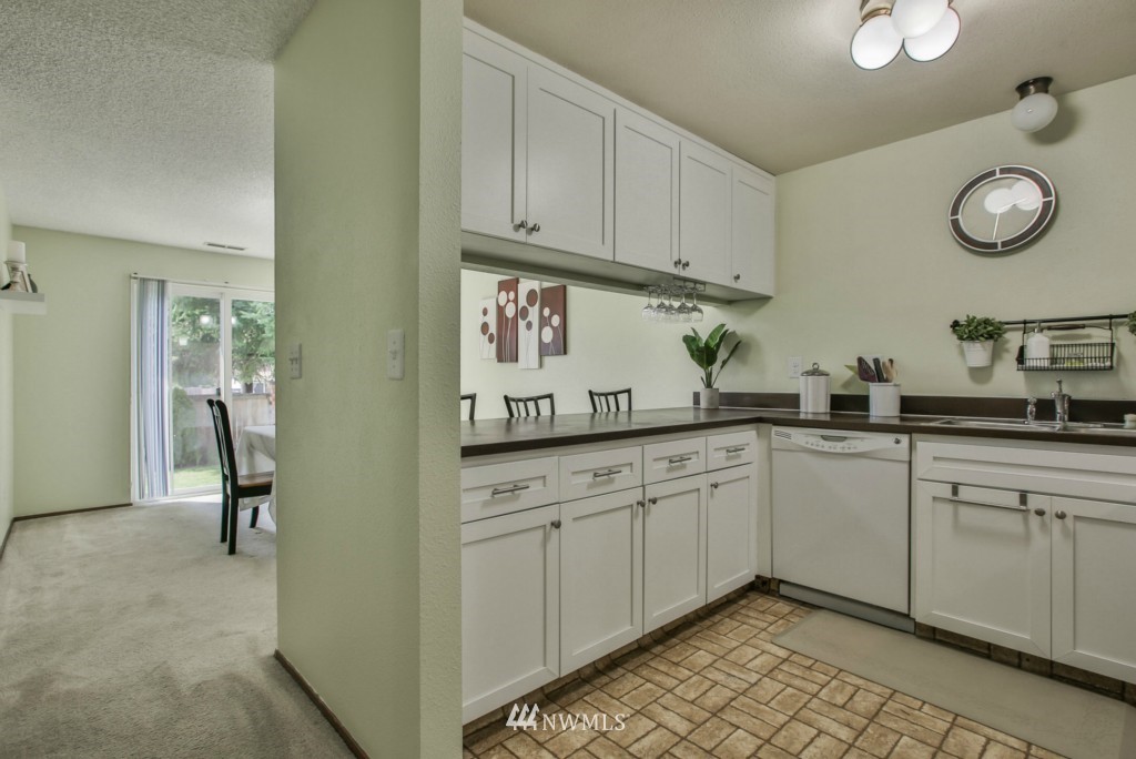 21501 4th Avenue West, Unit B15 Bothell, WA 98021 - Photo 10 of 23