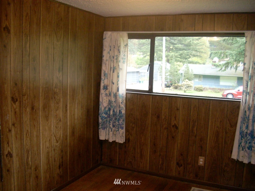14724 Southeast Allen Rd. Bellevue, WA 98006 - Photo 4 of 15