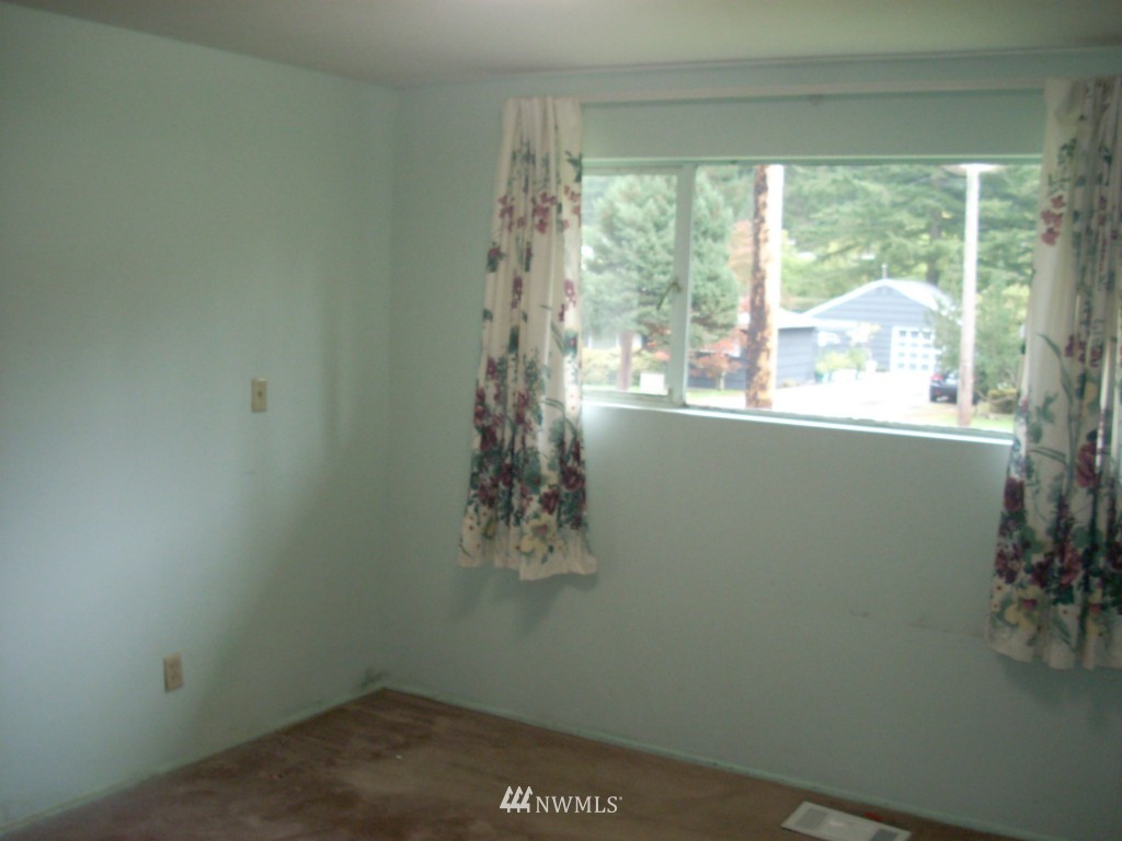14724 Southeast Allen Rd. Bellevue, WA 98006 - Photo 5 of 15
