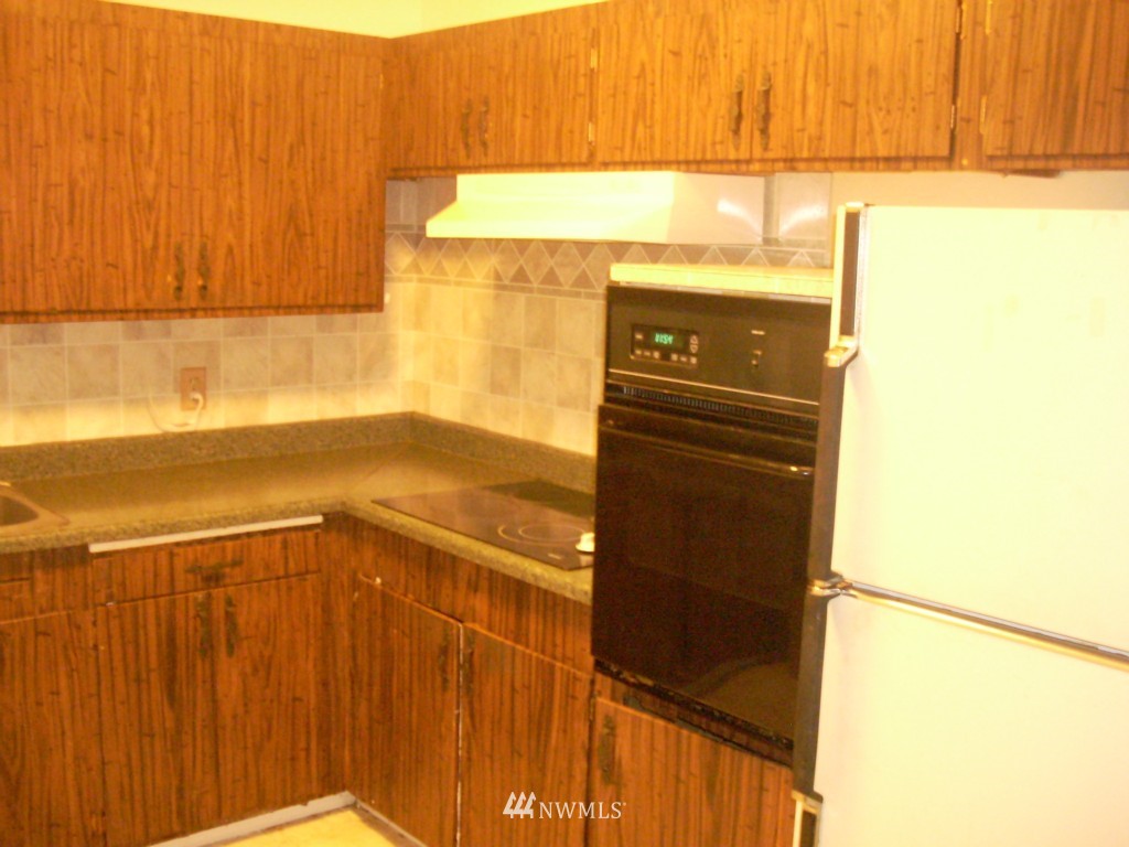 14724 Southeast Allen Rd. Bellevue, WA 98006 - Photo 8 of 15