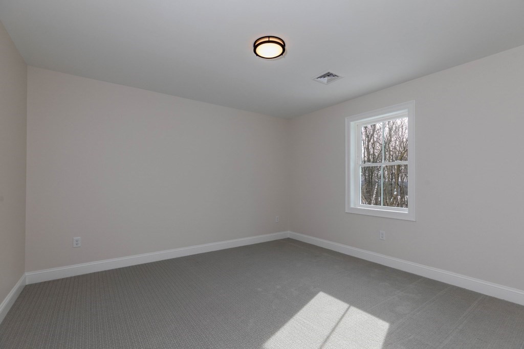 470 Williams Road Fitchburg, MA 01420 - Photo 13 of 14 Gallery Image 13