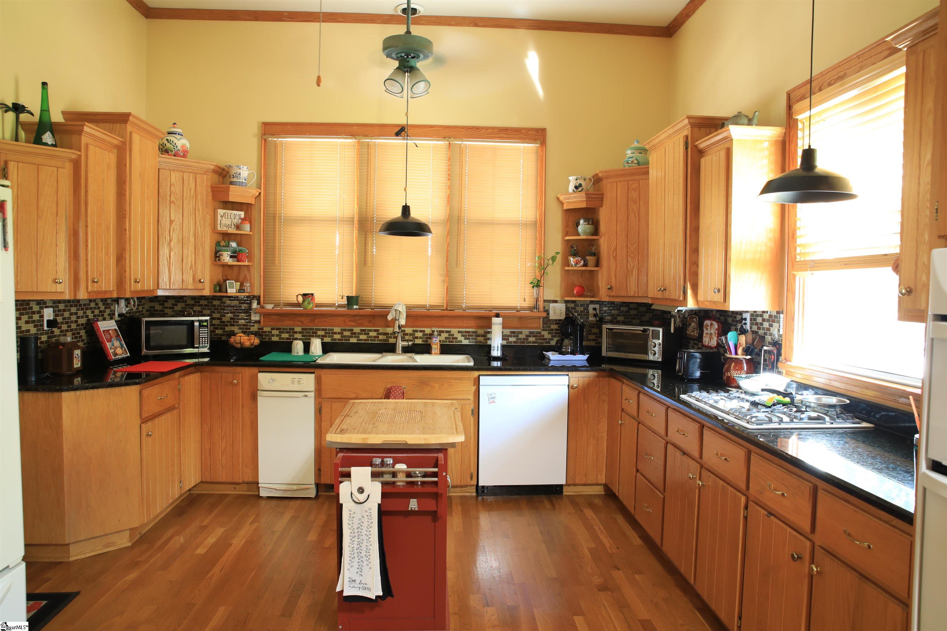 711 Northeast Main Street Easley, SC 29640 - Photo 11 of 25