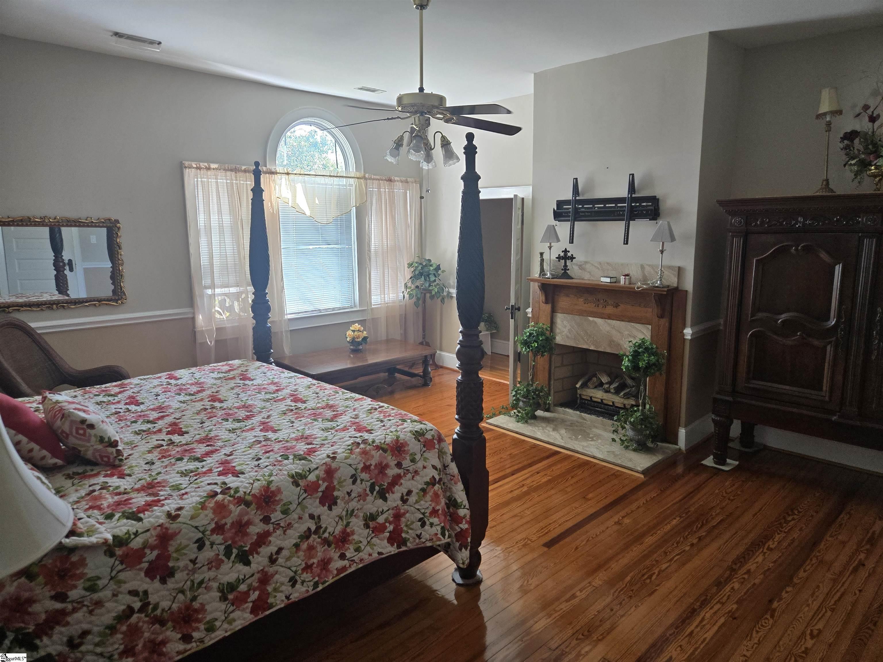 711 Northeast Main Street Easley, SC 29640 - Photo 12 of 25